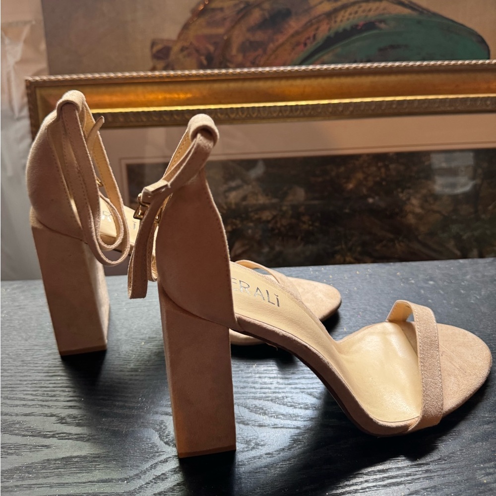 Heels - Picture 2 of 4